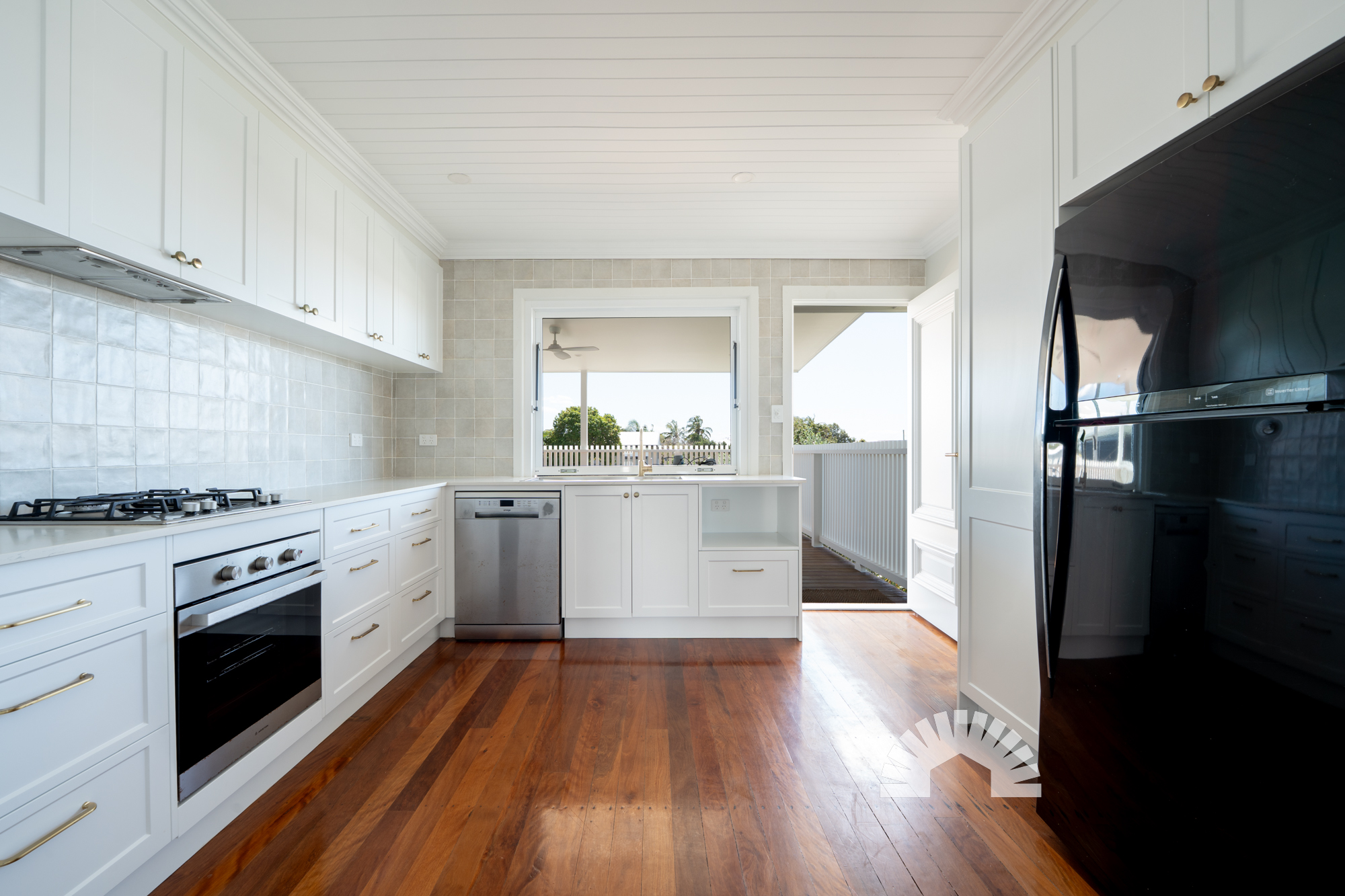24 Ninth Avenue,[object Object],SANDGATE 4017