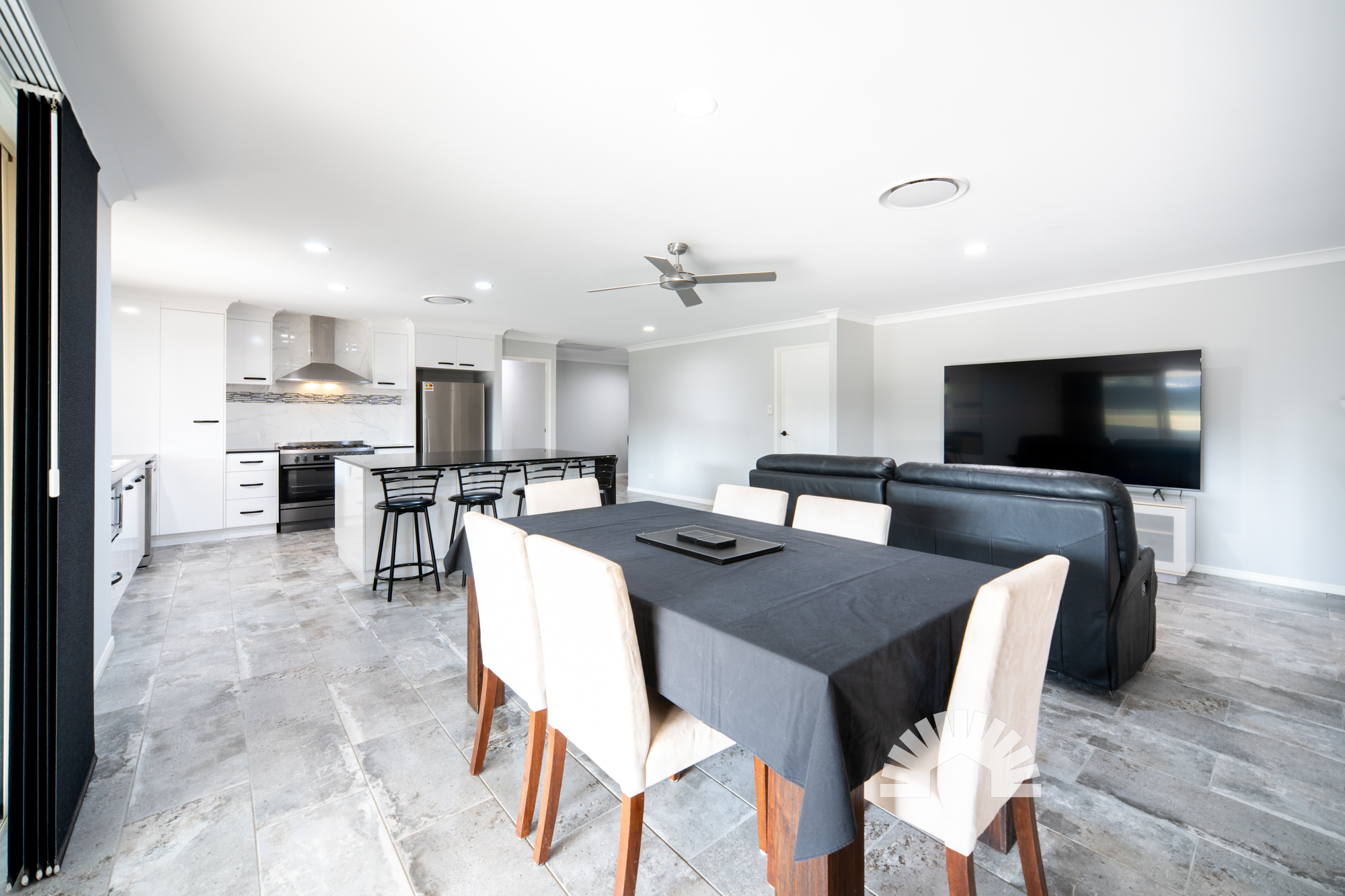 2 Montanus Drive, Woodford QLD