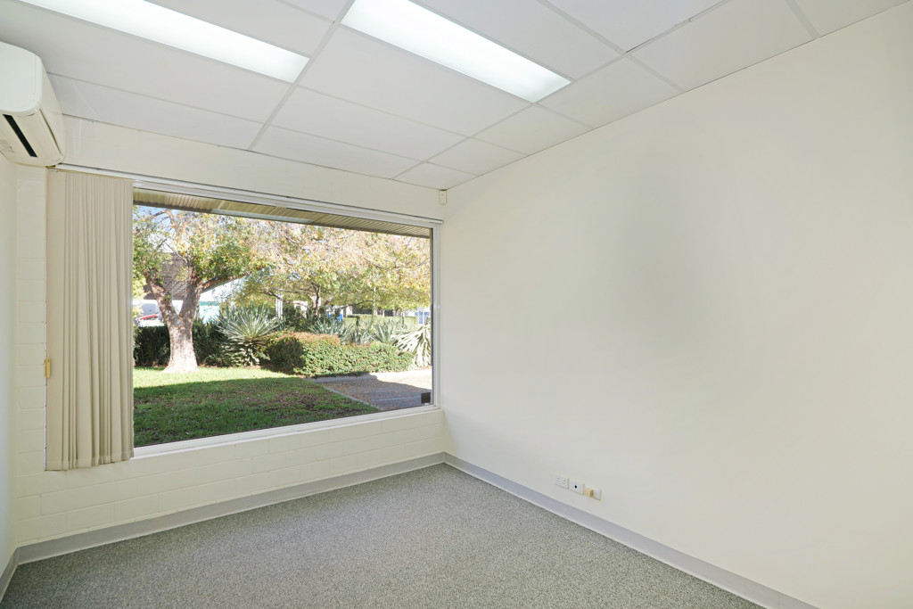 gallery image: 2 Somersby Road, Welshpool WA
