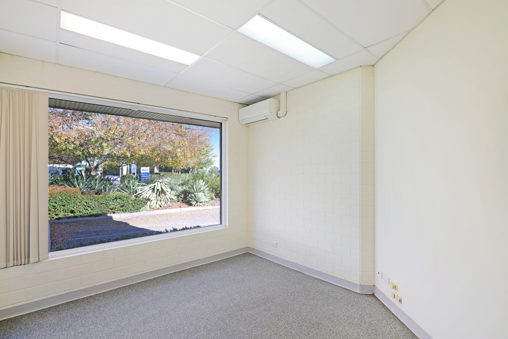 gallery image: 2 Somersby Road, Welshpool WA