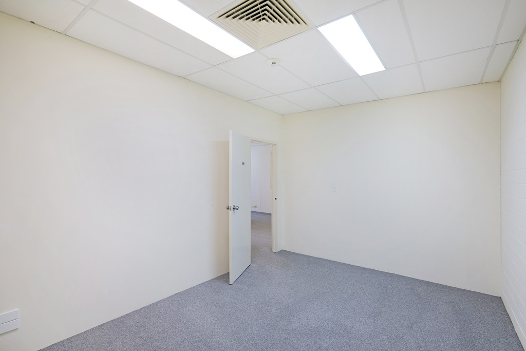 gallery image: 2 Somersby Road, Welshpool WA