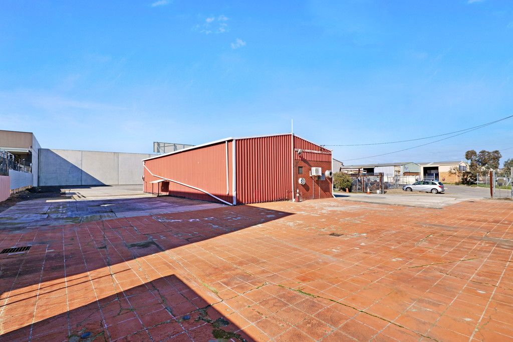 gallery image: 16 Muros Place, Midvale WA