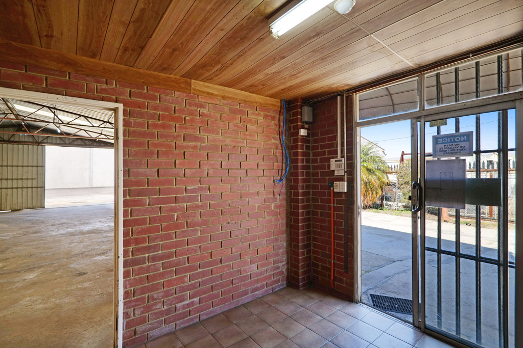 gallery image: 16 Muros Place, Midvale WA