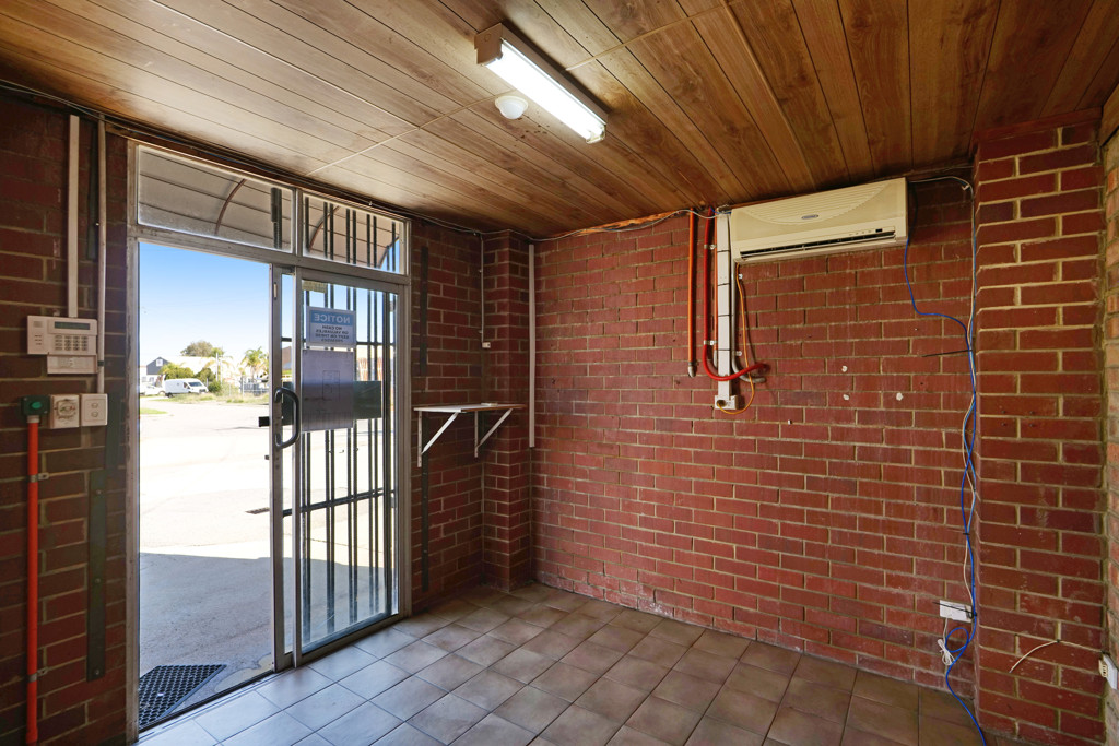 gallery image: 16 Muros Place, Midvale WA
