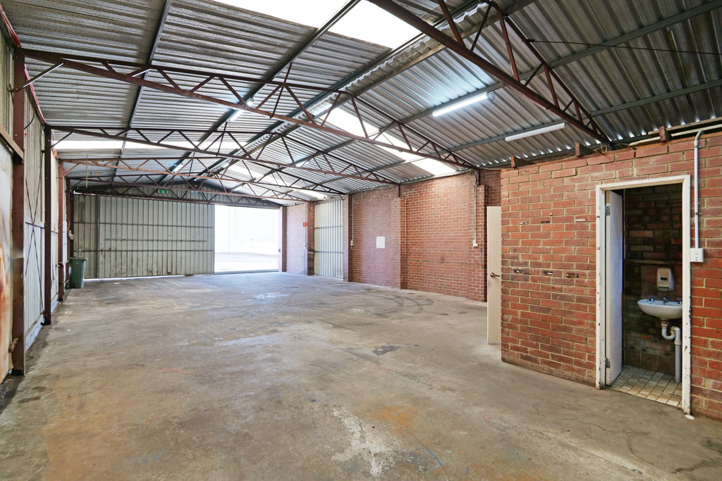 gallery image: 16 Muros Place, Midvale WA