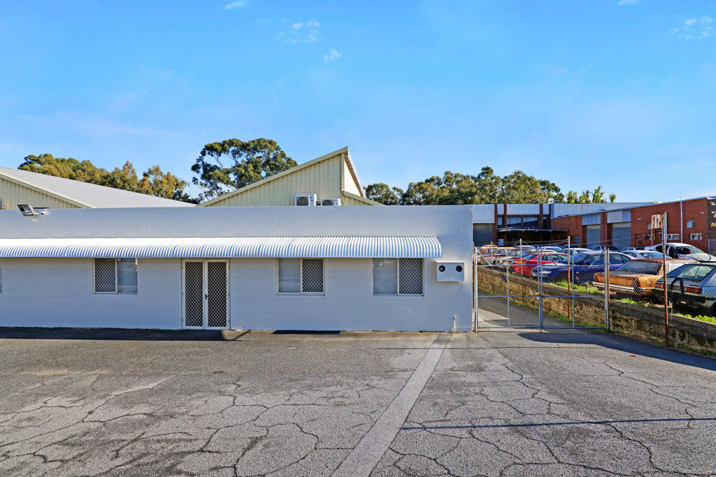 gallery image: 73B Cleaver Terrace, Belmont WA