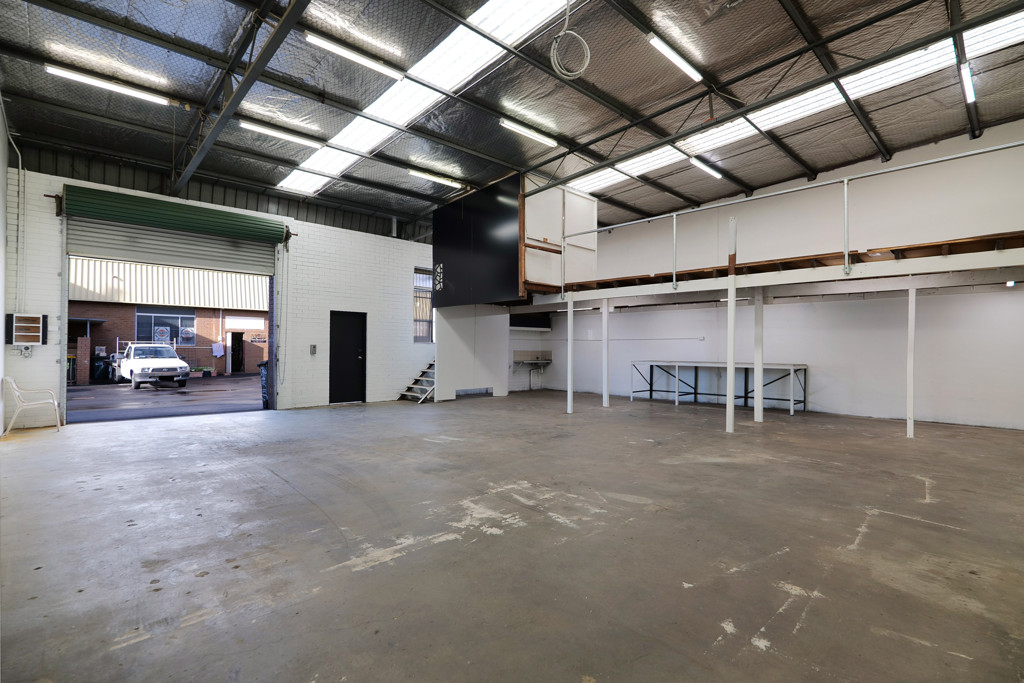 gallery image: 2/173 Bank Street, East Victoria Park WA