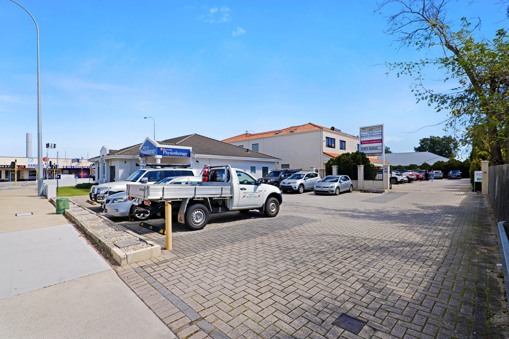 gallery image: 5/107-109 Orrong Road, Rivervale WA