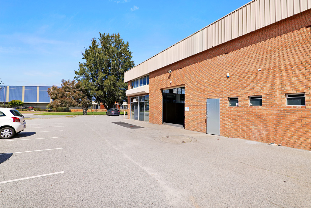 gallery image: 2/1 Dampier Road, Welshpool WA