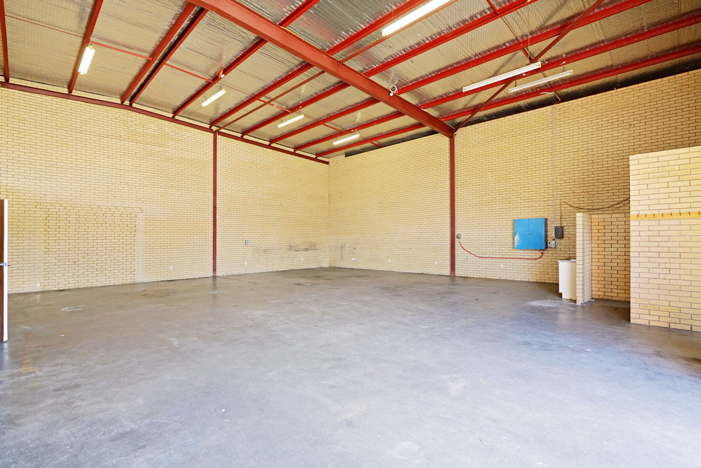 gallery image: 2/1 Dampier Road, Welshpool WA