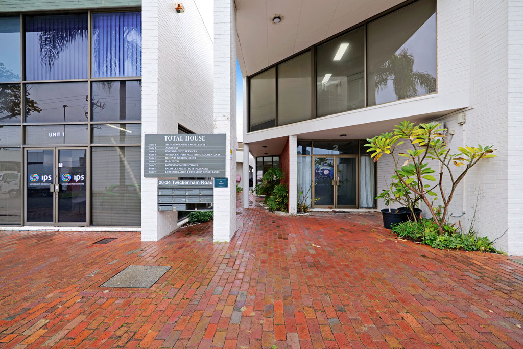 gallery image: 1/20 Twickenham Road, Burswood WA