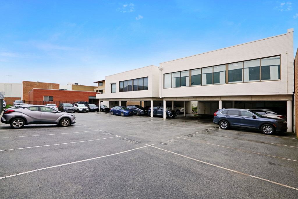 gallery image: 1/20 Twickenham Road, Burswood WA