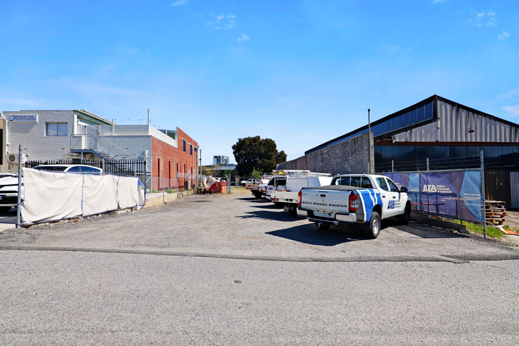 gallery image: 10 Claude Street, Burswood WA