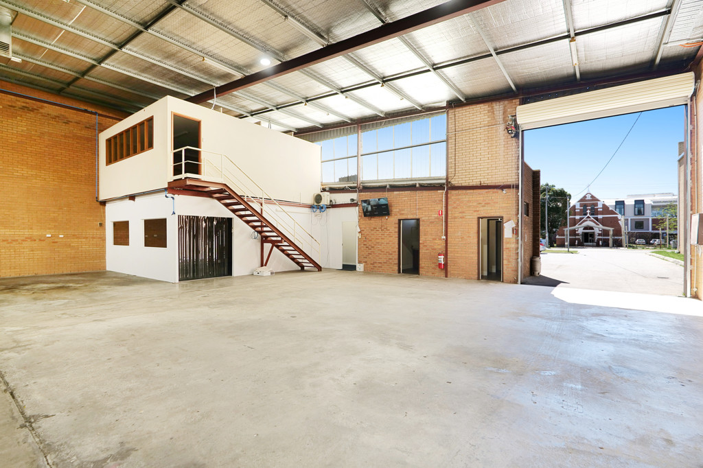 gallery image: 14 Hehir Street, Belmont WA