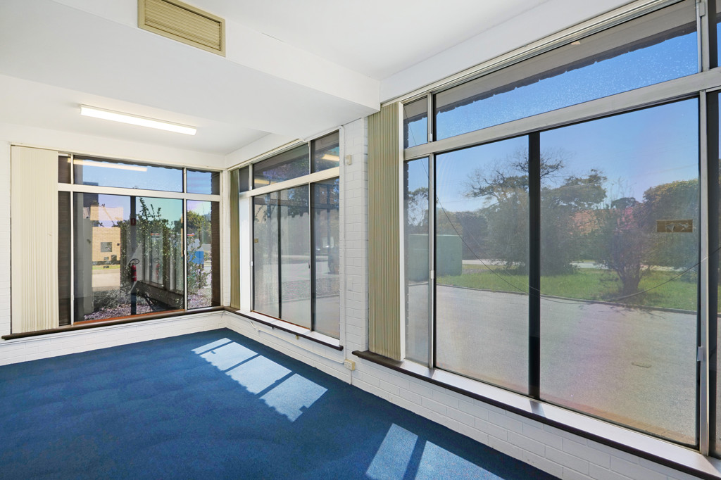 gallery image: 14 Hehir Street, Belmont WA