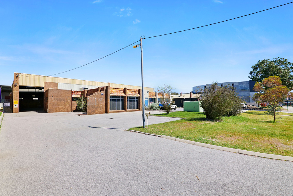 gallery image: 14 Hehir Street, Belmont WA