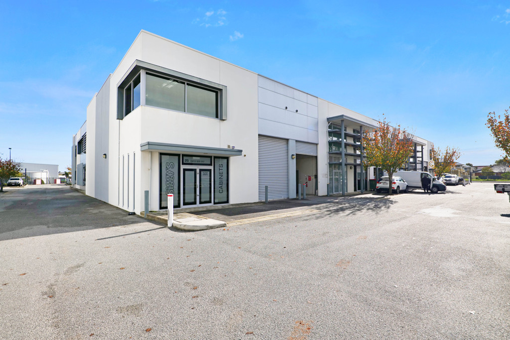 gallery image: 24/12 Cowcher Place, Belmont WA