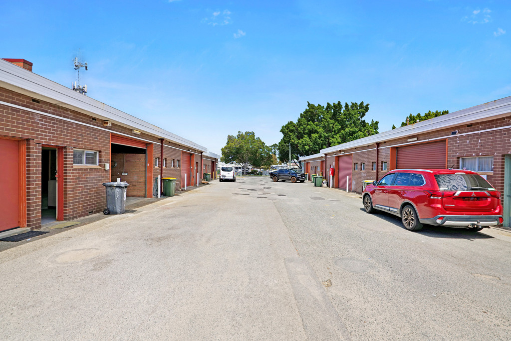 gallery image: 8/9 Milford Street, East Victoria Park WA