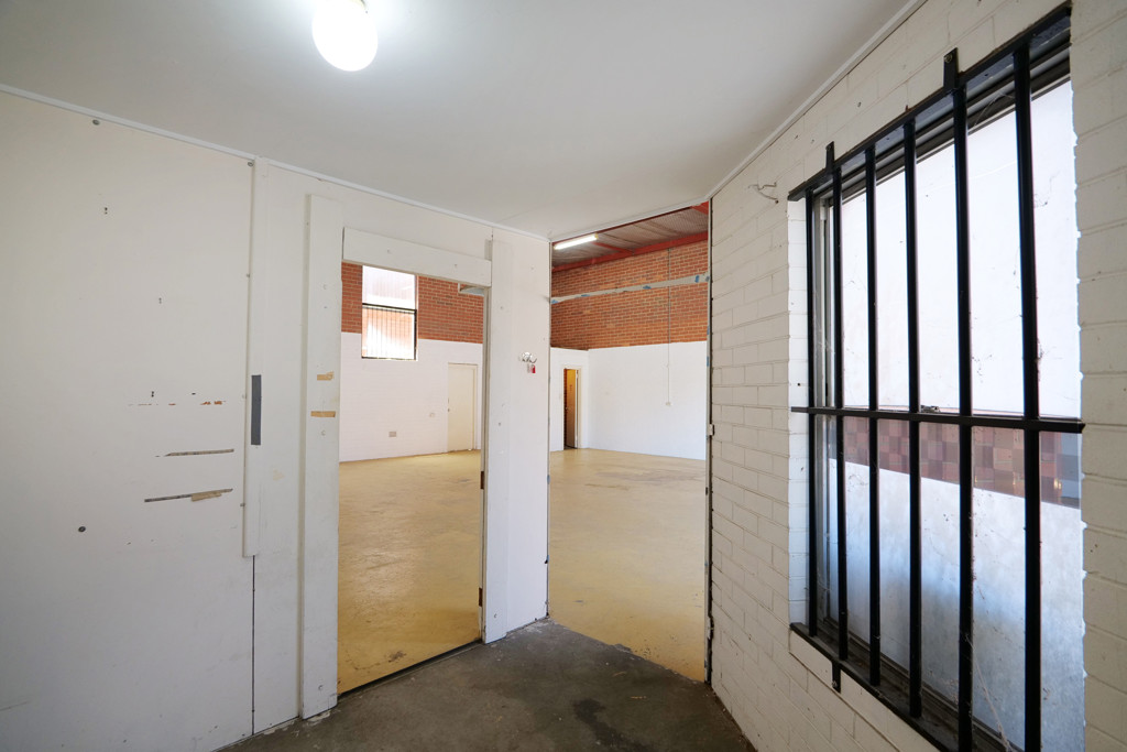 gallery image: 1/110 Briggs Street, Welshpool WA