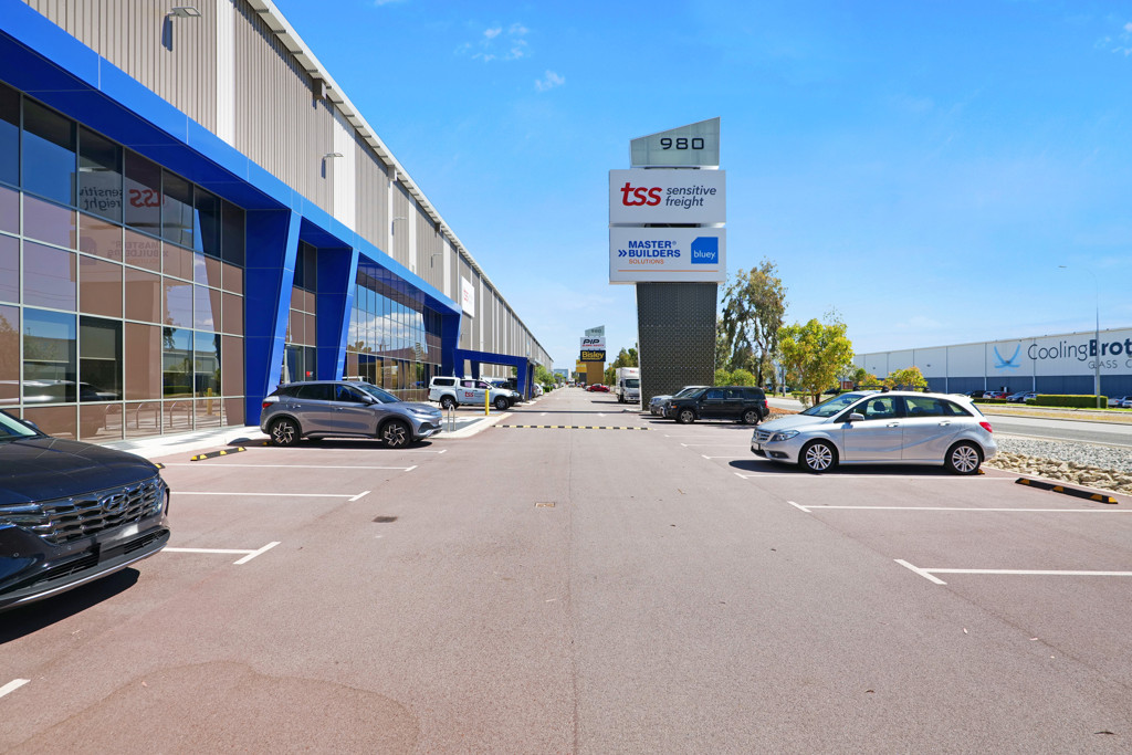 gallery image: Suite 3A & 4A/980 Abernethy Road, High Wycombe WA