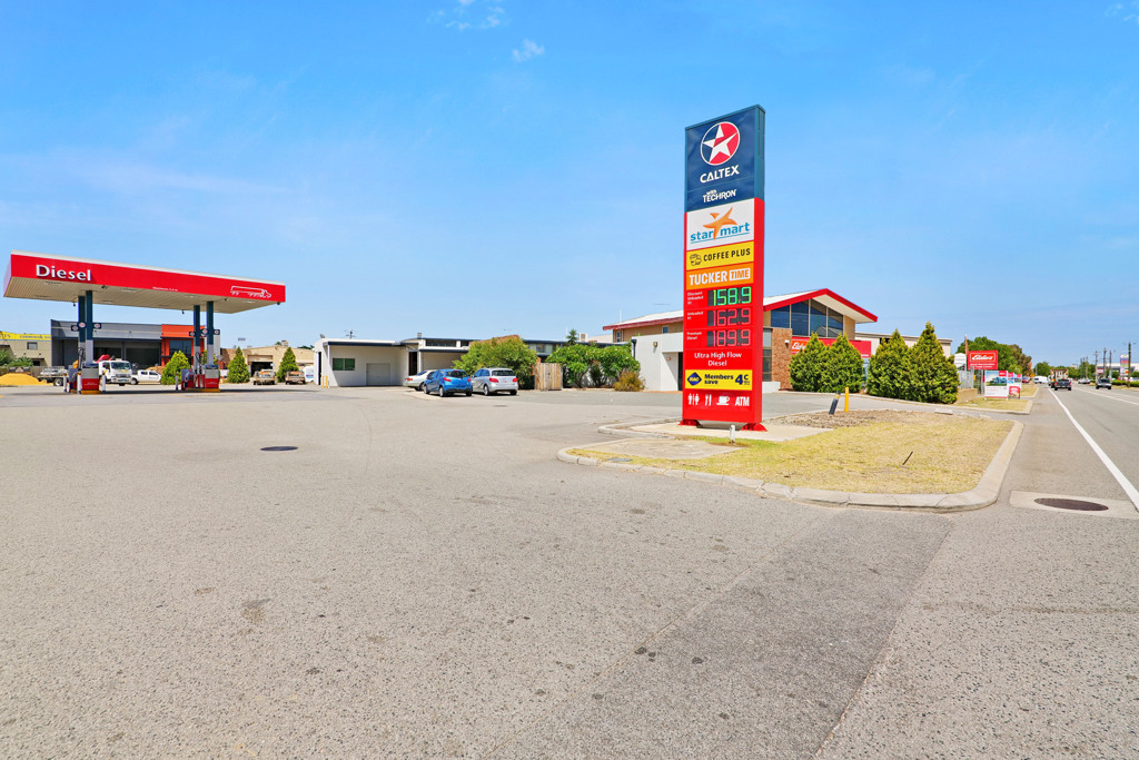 gallery image: 16 Clayton Street, Bellevue WA