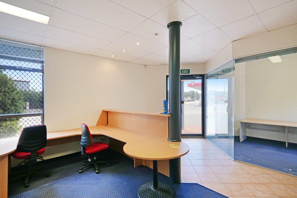 gallery image: 16 Clayton Street, Bellevue WA