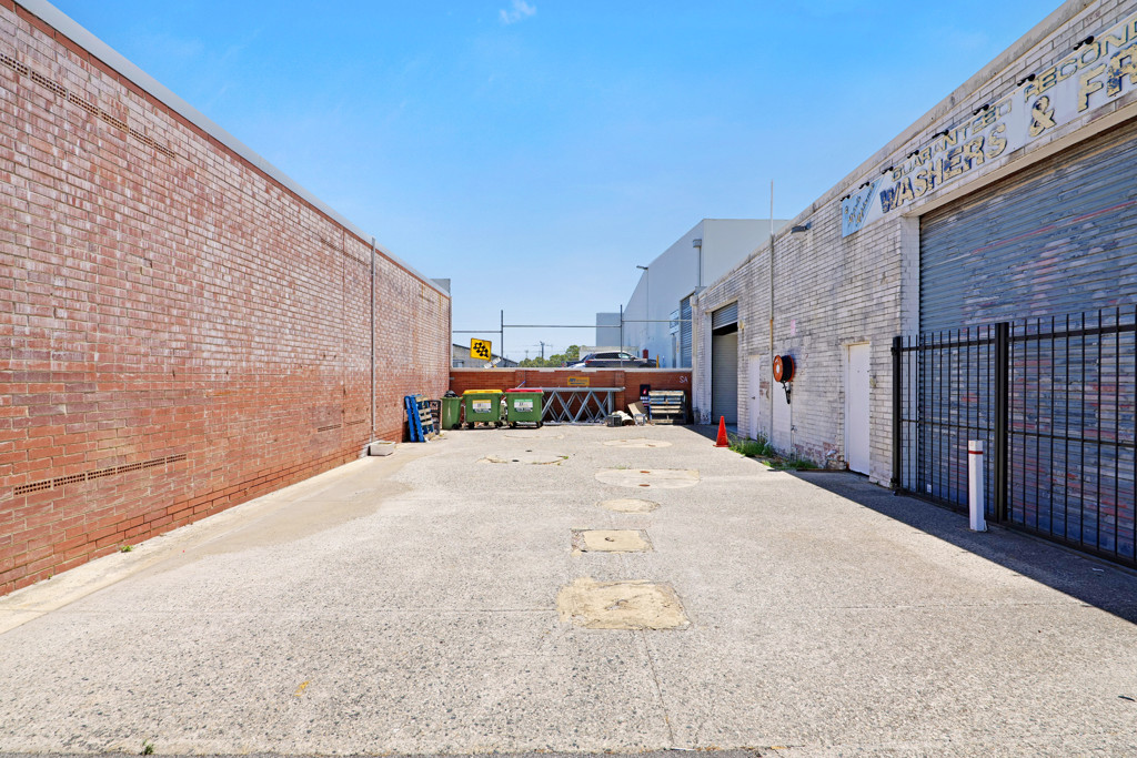 gallery image: Unit 1B/135 Russell Street, Morley WA