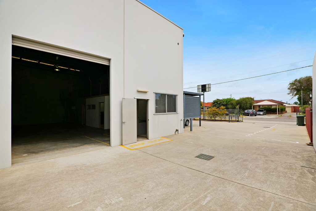 gallery image: 1/30 Marriot Street, Cannington WA