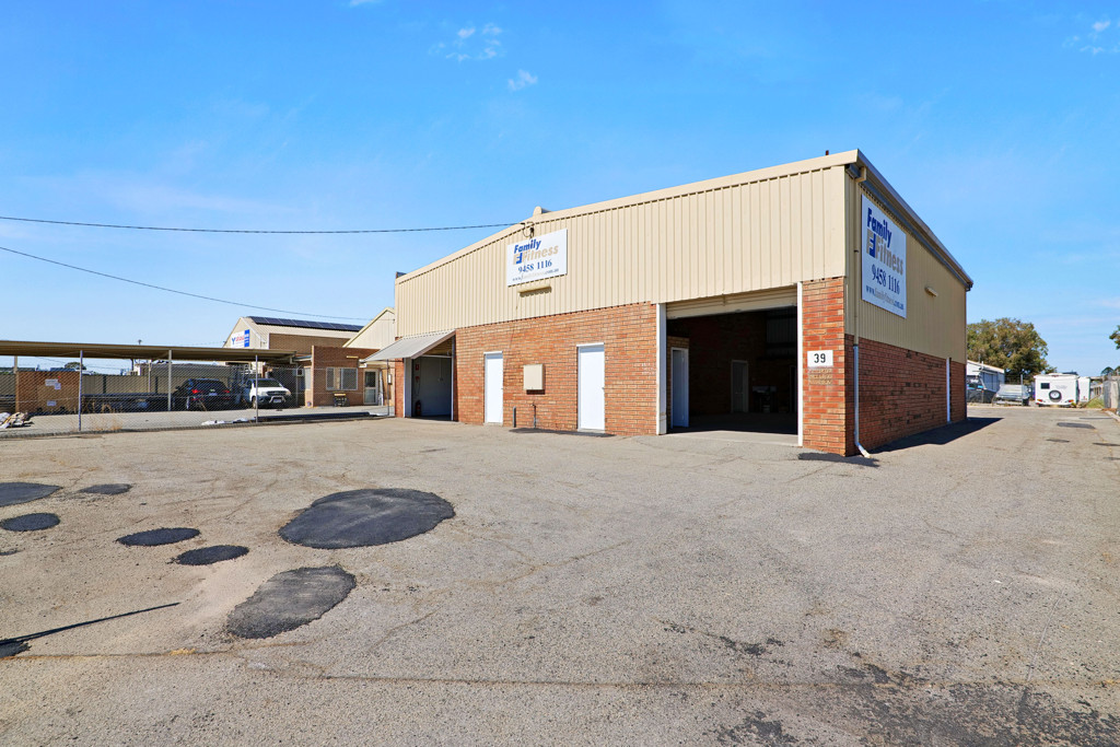 gallery image: 39 Hogarth Street, Cannington WA