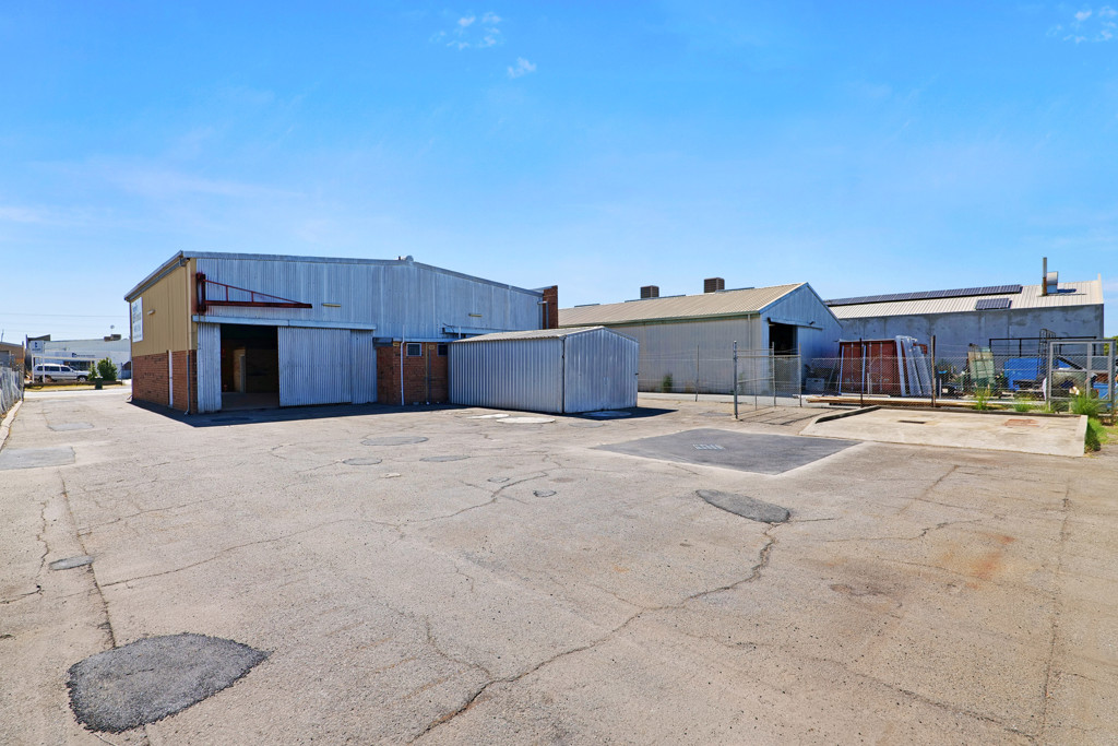 gallery image: 39 Hogarth Street, Cannington WA