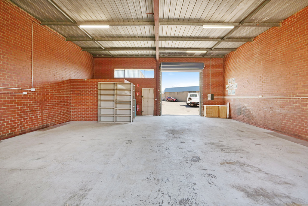 gallery image: 14/2-14 Sheffield Road, Welshpool WA