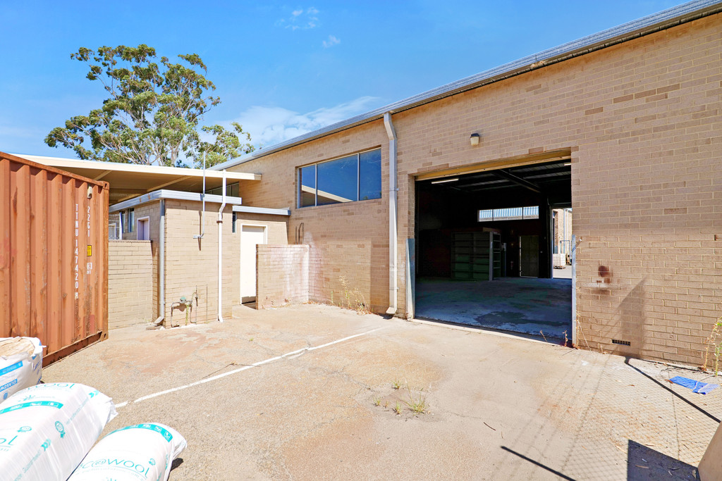 gallery image: 14/2-14 Sheffield Road, Welshpool WA