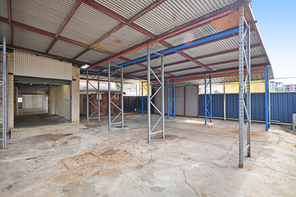 gallery image: 14 Claude Street, Burswood WA