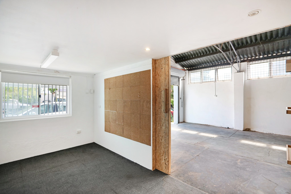 gallery image: 14 Claude Street, Burswood WA