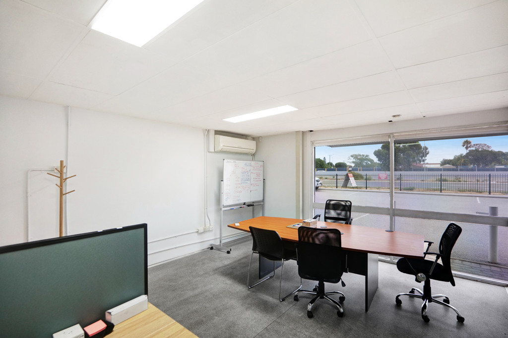 gallery image: 2/1 Burchell Way, Kewdale WA