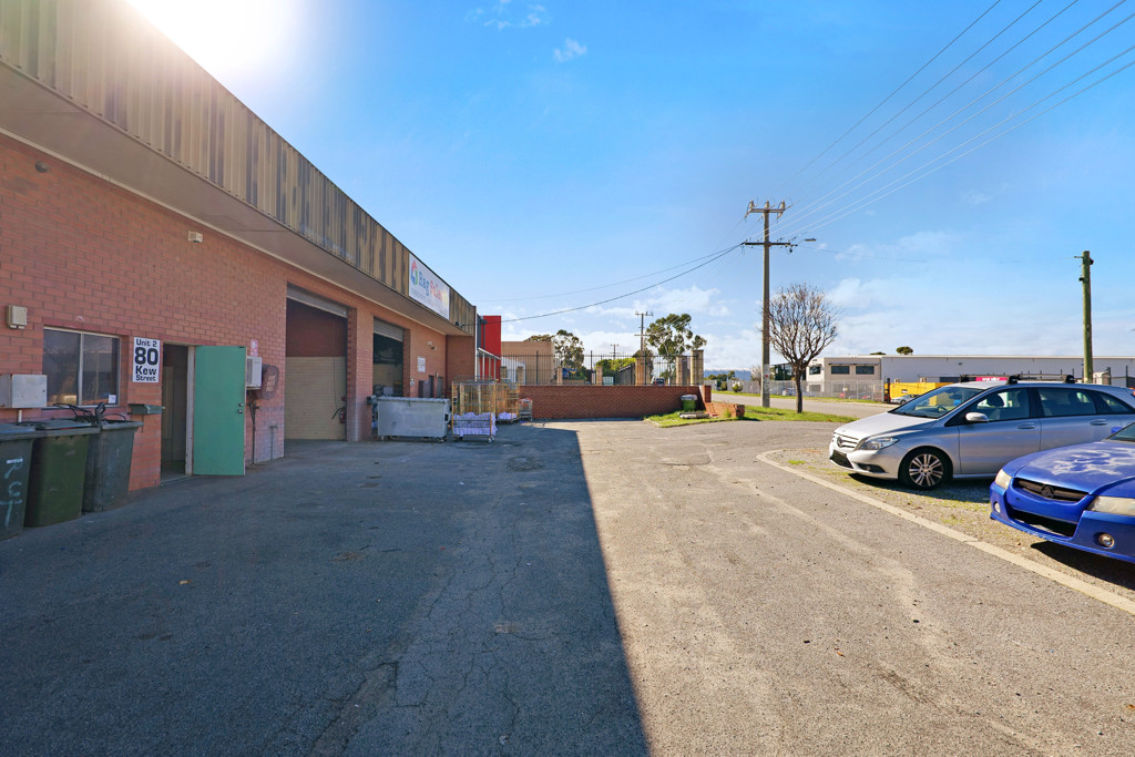 gallery image: 2/242 Star Street, Welshpool WA
