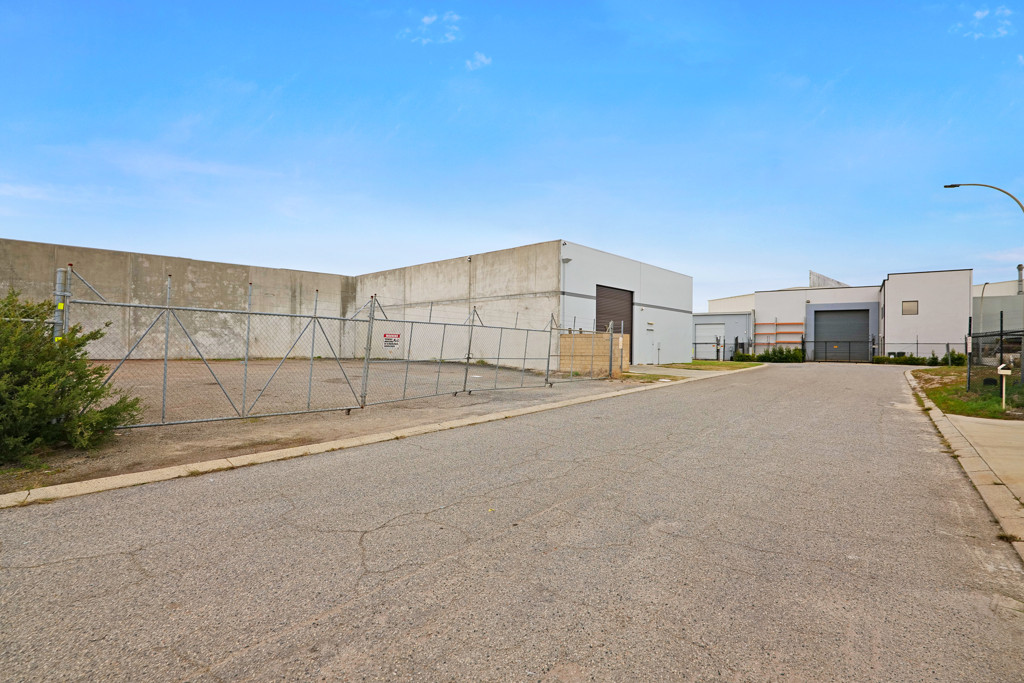 gallery image: 15 Coney Drive, Kewdale WA