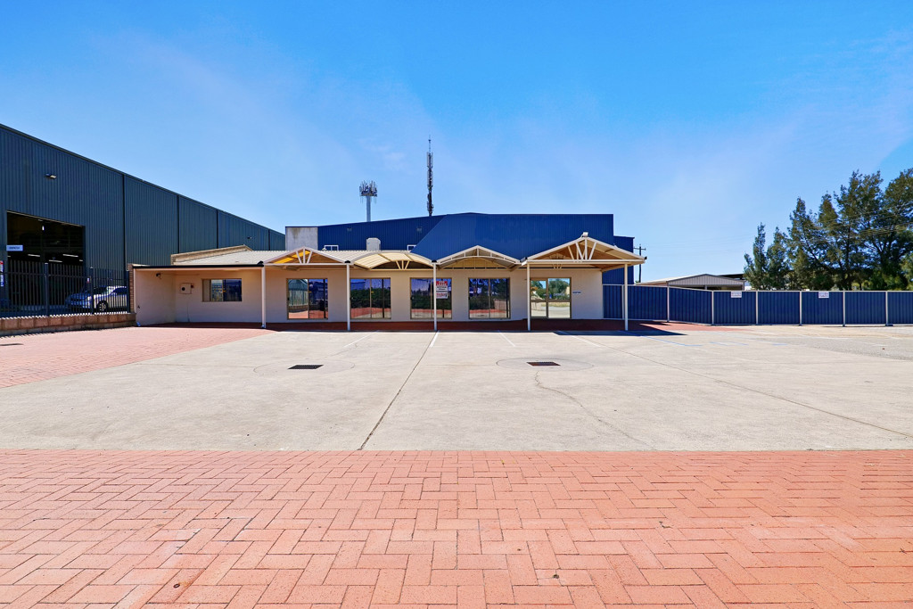 gallery image: 9 Felspar Street, Welshpool WA