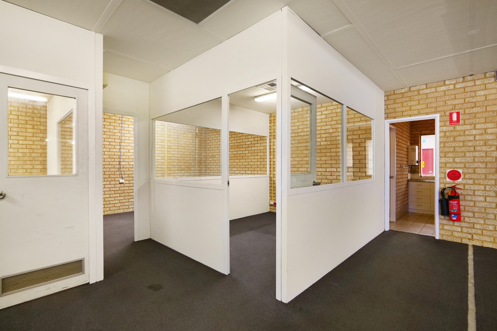 gallery image: 9 Felspar Street, Welshpool WA