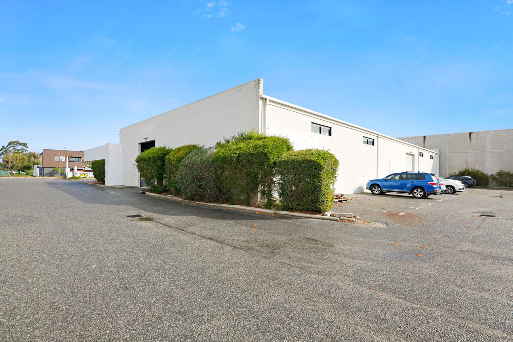gallery image: Units 1 & 2/147-151 Belmont Avenue, Belmont WA