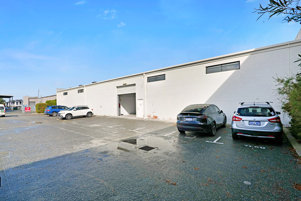 gallery image: Units 1 & 2/147-151 Belmont Avenue, Belmont WA