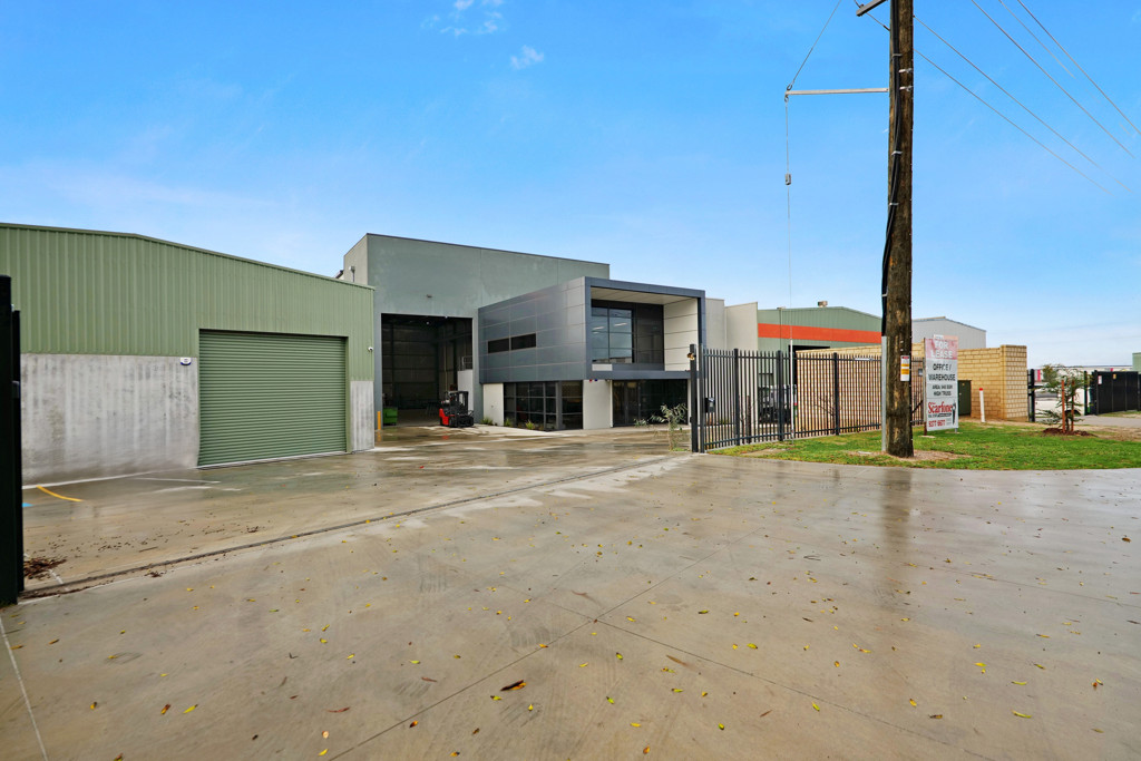 gallery image: 1/18 Casella Place, Kewdale WA