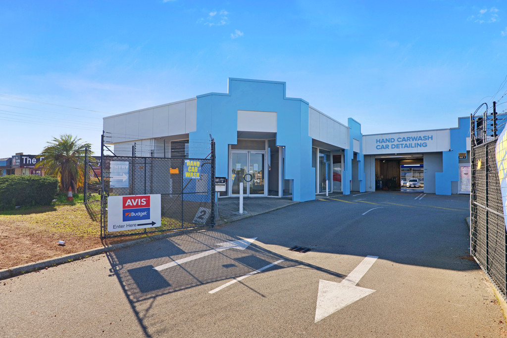 gallery image: 1 & 2/2 Farrall Road, Midvale WA