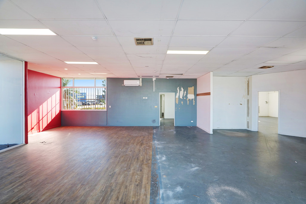 gallery image: 1 & 2/2 Farrall Road, Midvale WA