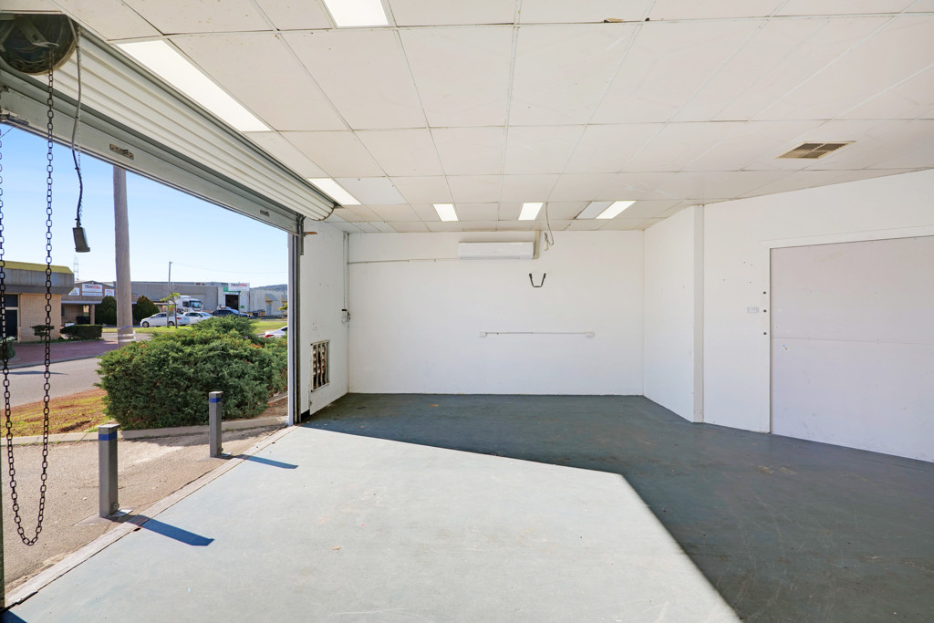 gallery image: 1 & 2/2 Farrall Road, Midvale WA