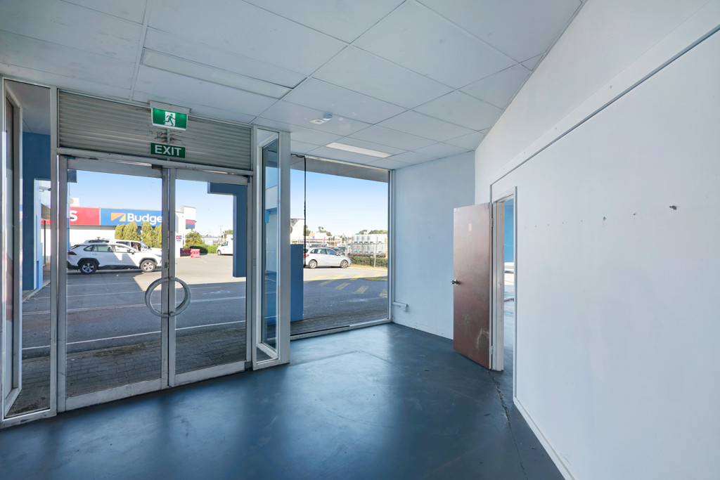 gallery image: 1 & 2/2 Farrall Road, Midvale WA