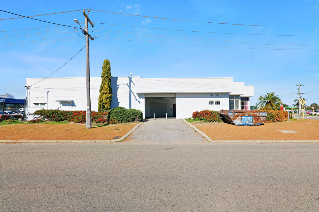 gallery image: 1 & 2/2 Farrall Road, Midvale WA