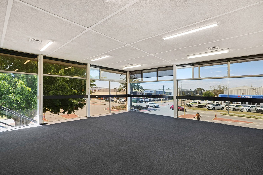 gallery image: 2/82 Belmont Avenue, Belmont WA