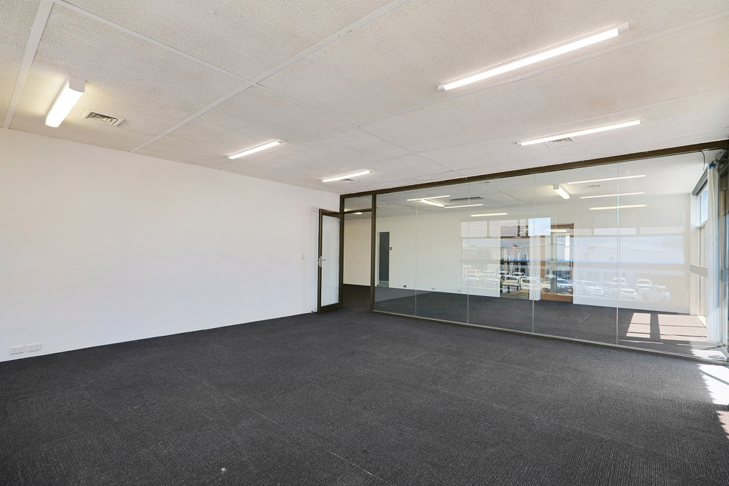 gallery image: 2/82 Belmont Avenue, Belmont WA