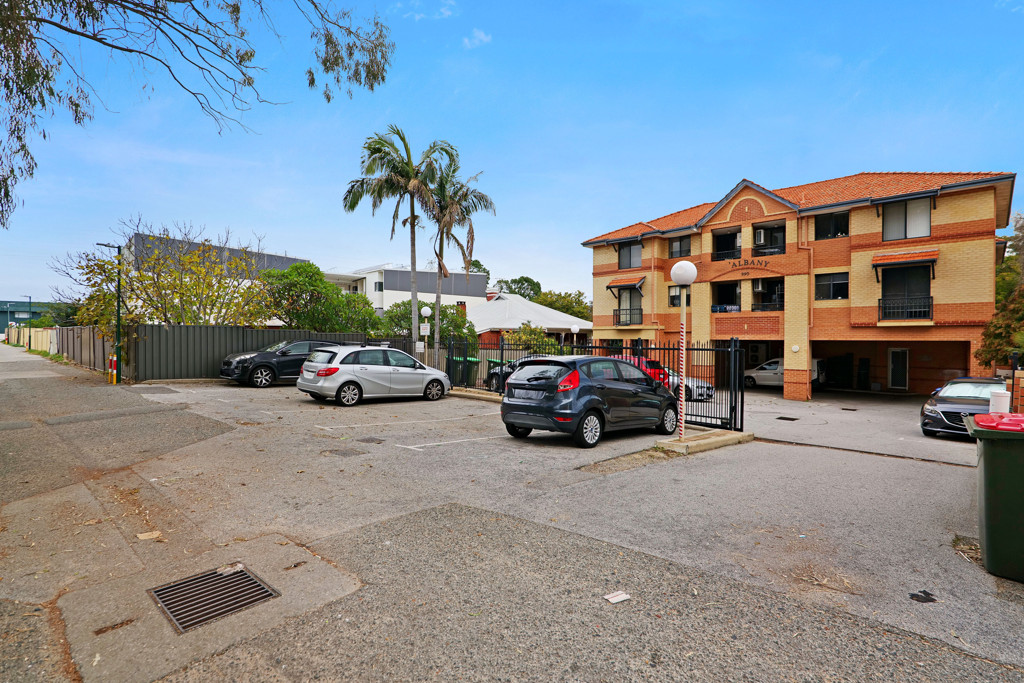 gallery image: 2/990 Albany Highway, East Victoria Park WA